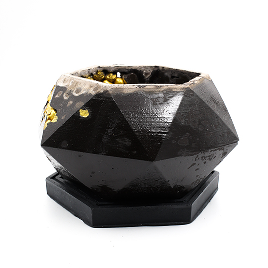 Concrete London Harley Street Planter pot kintsugi black color with gold structure, octogonal shape, handmade in Berlin.