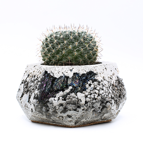 Planter Pot Amsterdam Goudsbloemgracht, grey color with mineral stones. Octogonal shape handmade in Berlin by Kula.