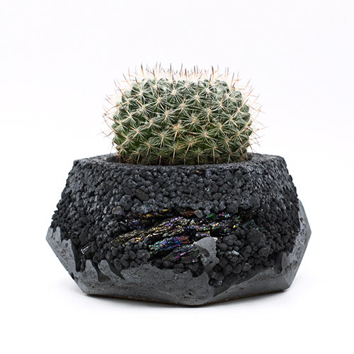 Planter Pot Amsterdam Heiligeweg, black color with mineral stones. Octogonal shape handmade in Berlin by Kula.