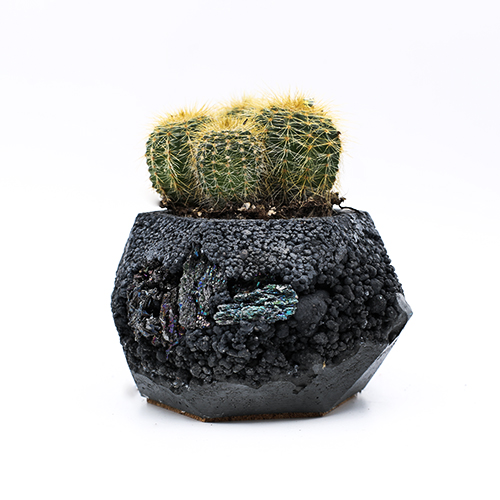 Planter Pot Lissabon Beco do Recolhimento, grey and black color with mineral stones. Hexagone shape handmade in Berlin by Kula.