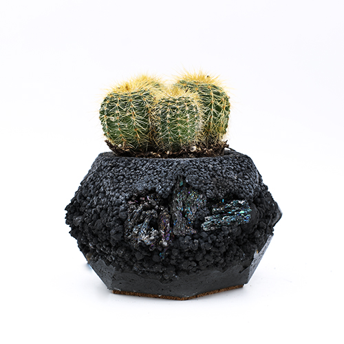 Planter Pot Lissabon Beco do Recolhimento, grey and black color with mineral stones. Hexagone shape handmade in Berlin by Kula.