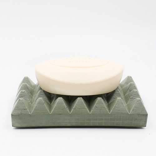 Soap dish Loupia Rue des caves green color, rectangle base and triangular prisme to drain water, handmade in Berlin with porcelain clay.