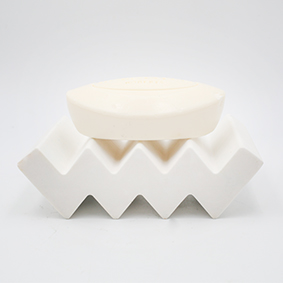 SOAPDISH TOULOUSE Rue des Nouvars white chevron shape porcelain clay handmade in Berlin.