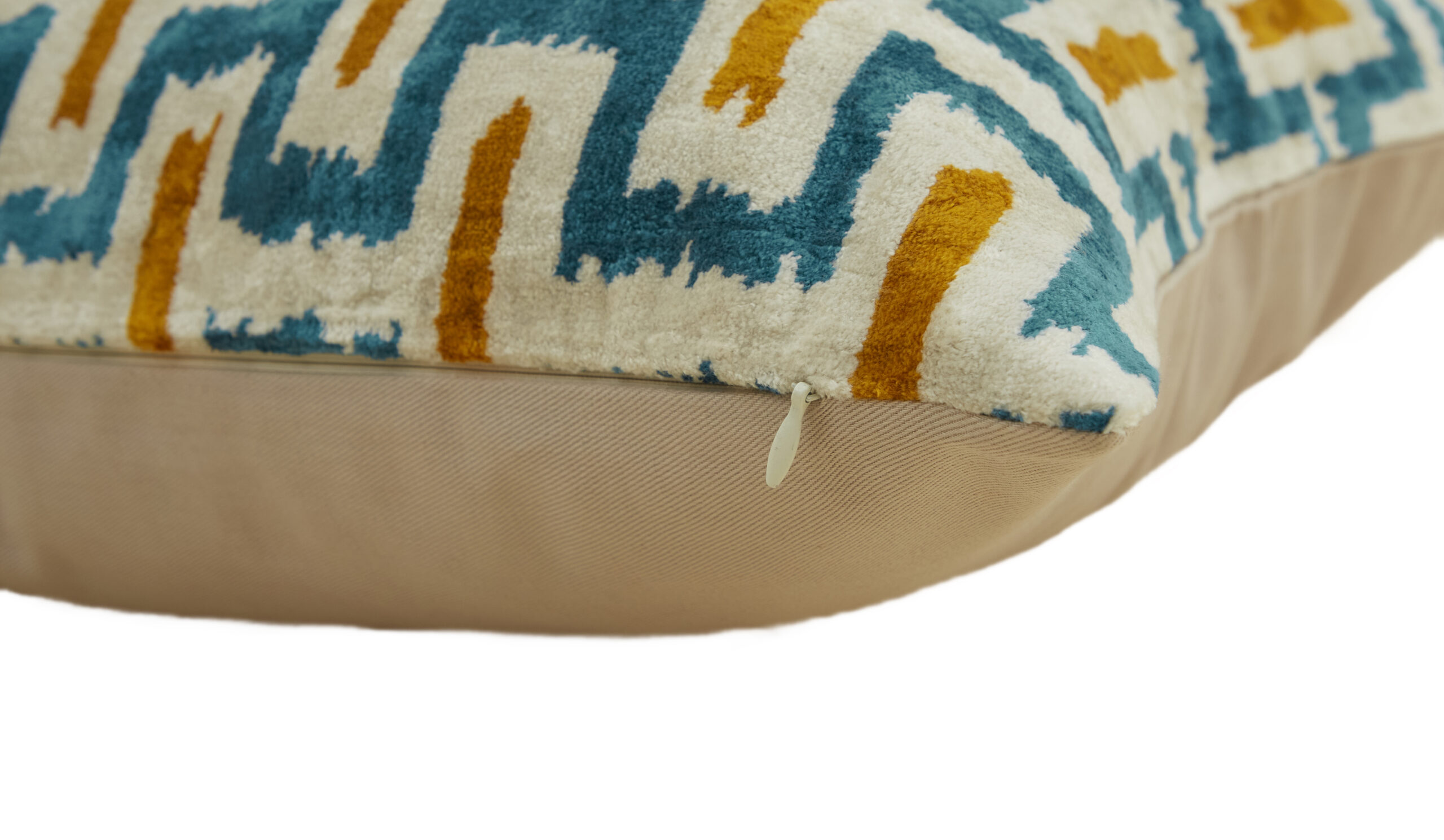 GIUCY Seiden-Ikat-Kissen (Copy) (Copy) (Copy) (Copy) (Copy) (Copy) (Copy) – Bild 4